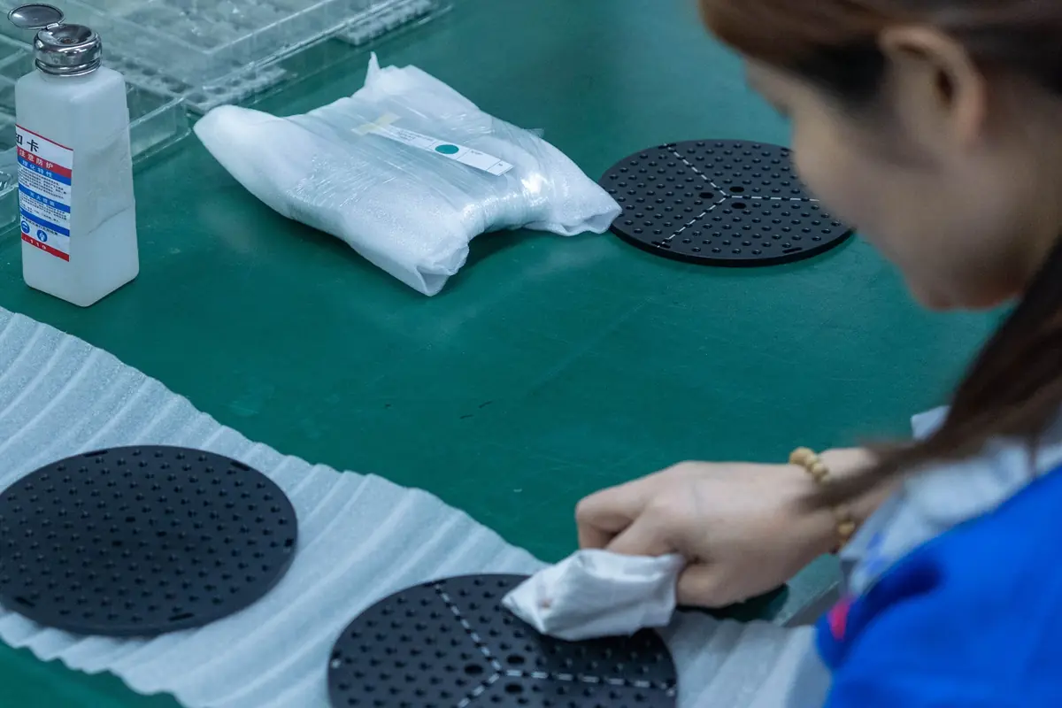 Cleaned plastic samples before packing