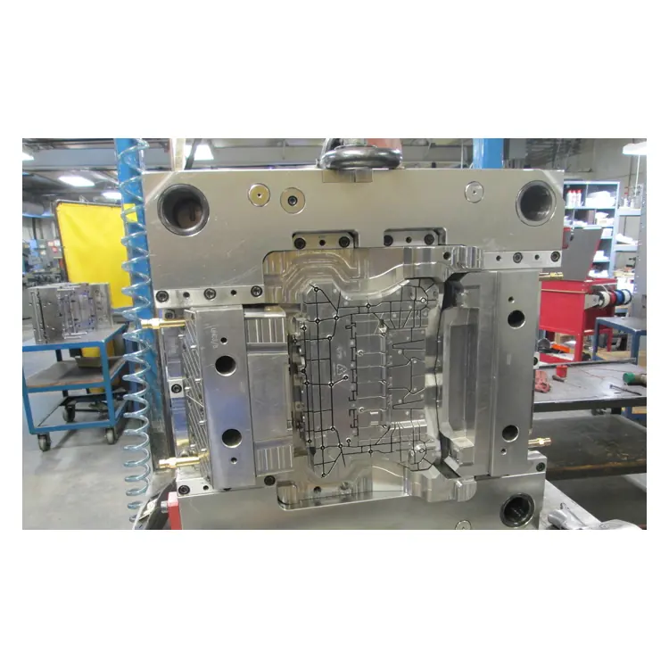Glass-Filled Nylon Injection Molding: Design and Tooling Risks
